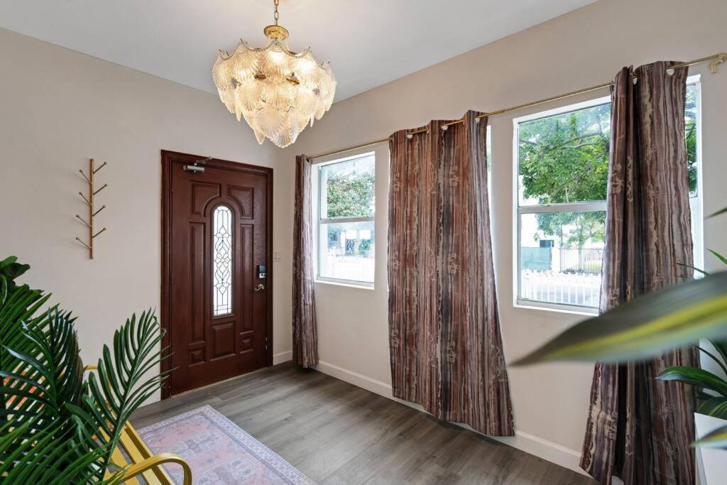 New! Havana Nights Villa ! Walk To Calle Ocho! Miami Exterior foto